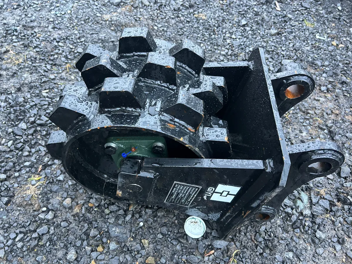 Unused 45mm pin compaction wheel