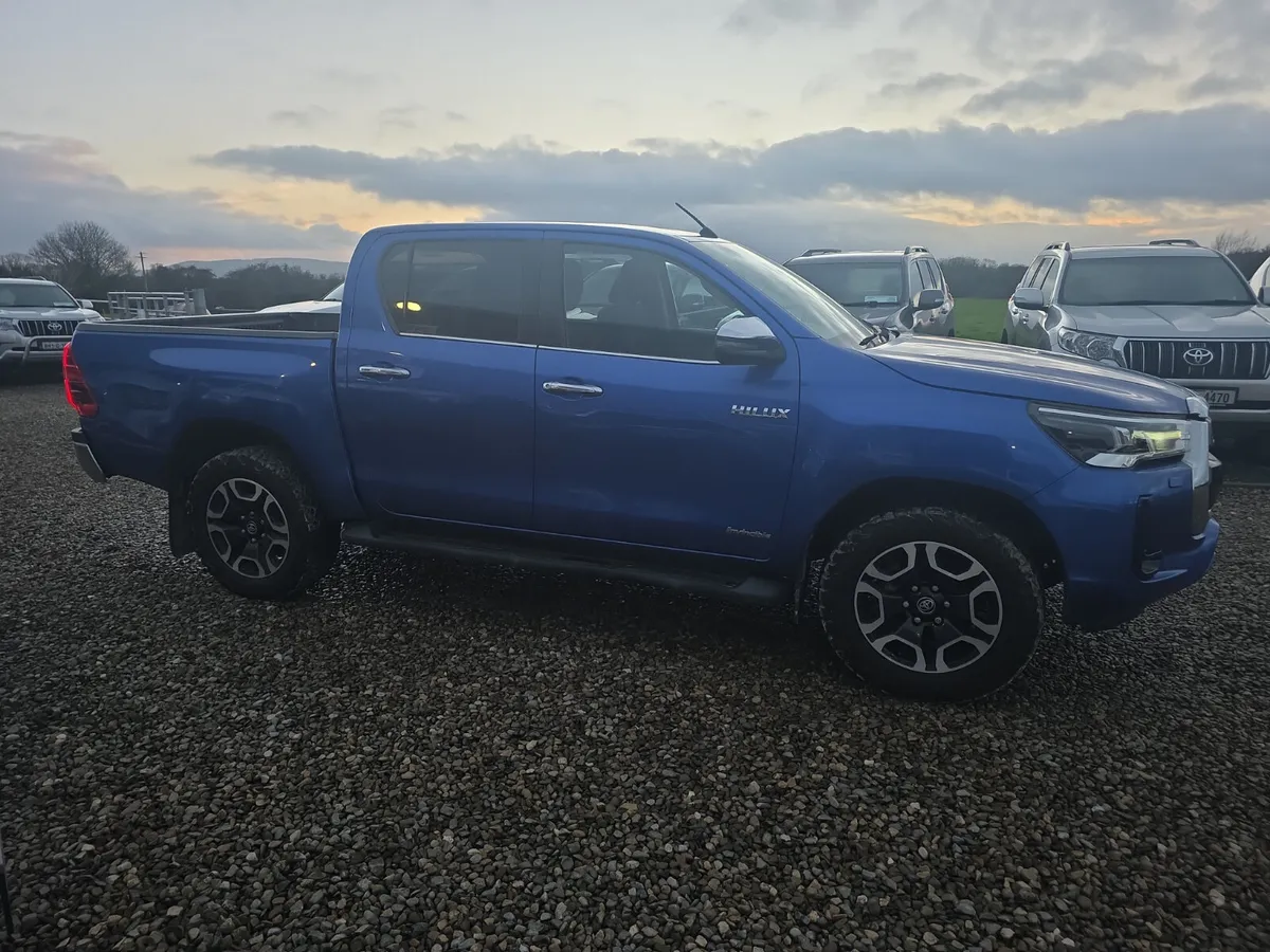 Toyota Hilux 2.4 D4D Invincible - Image 4