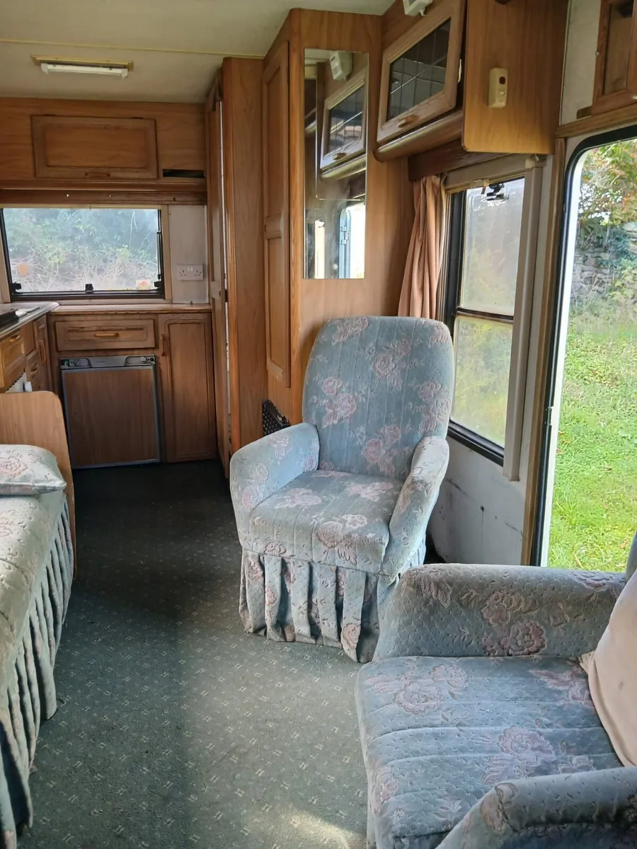 Mercedes 2080 - Image 4