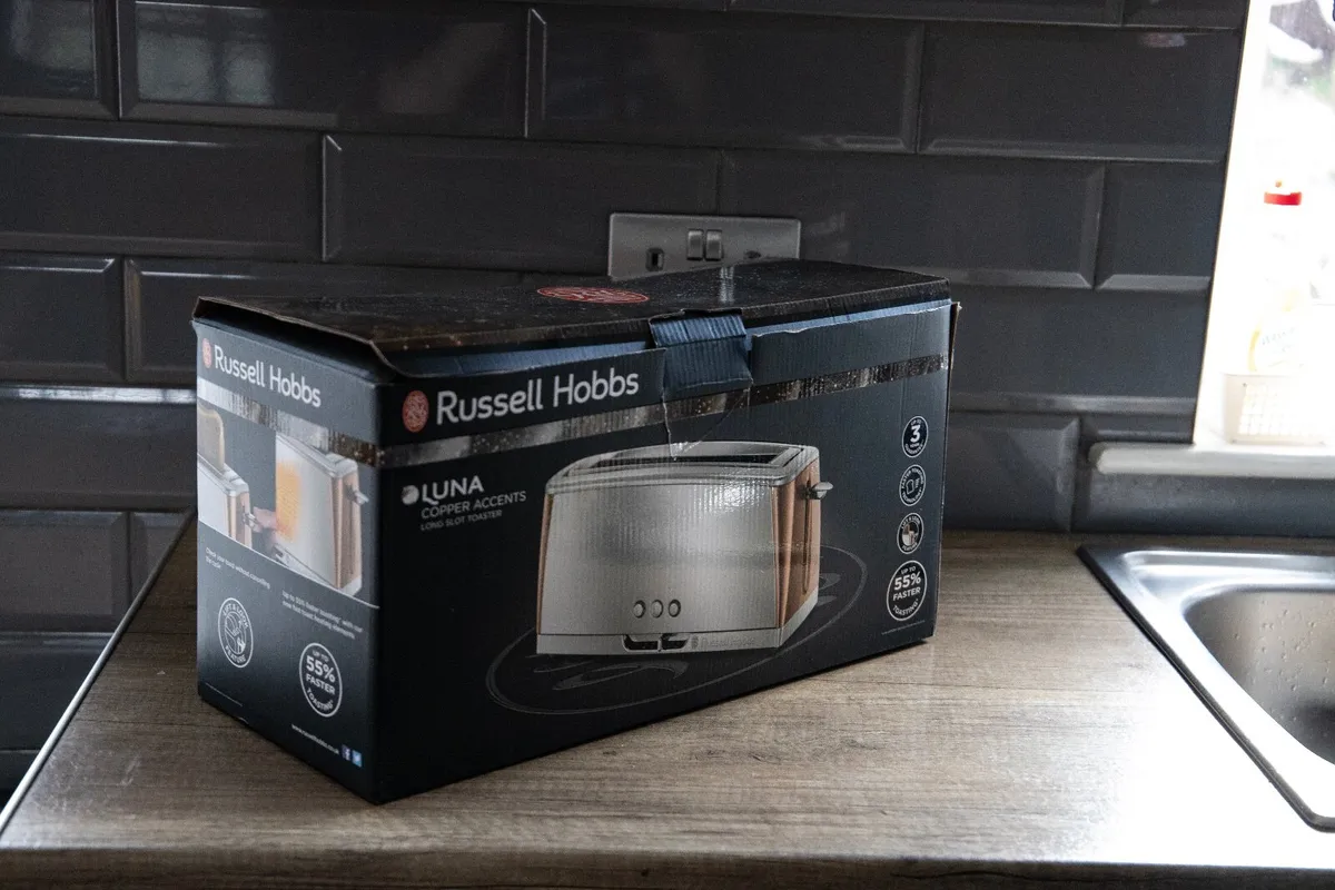 Russell Hobbs long slot toaster - Image 1