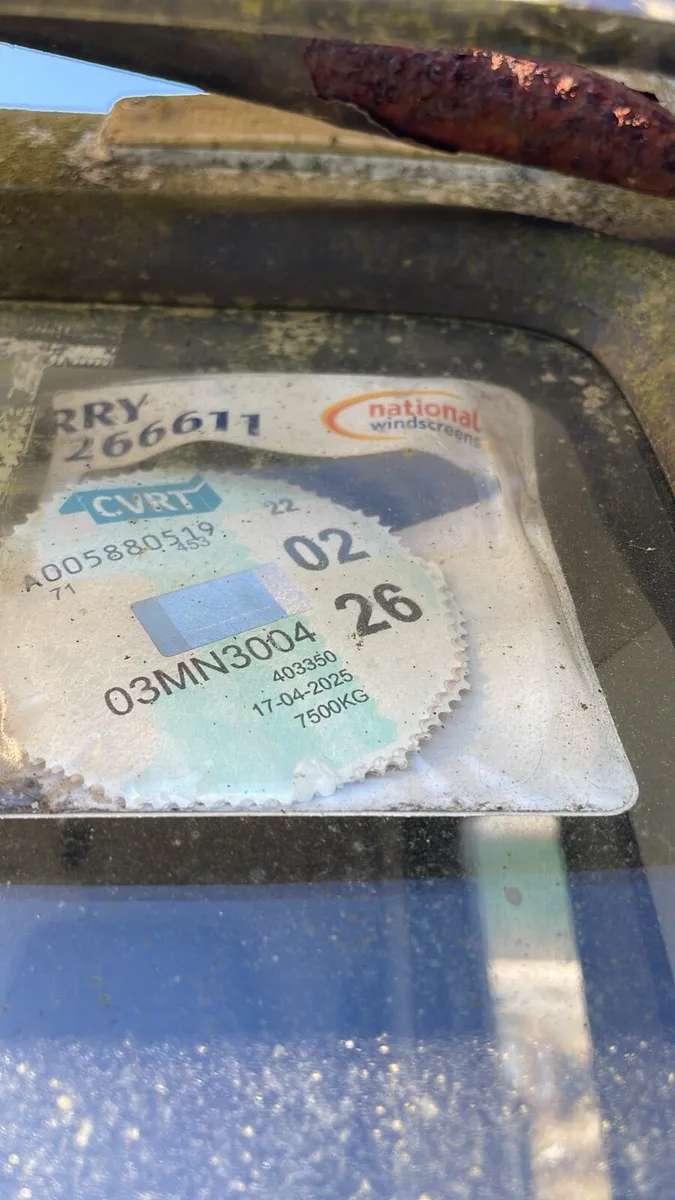 Man beaver tail truck - Image 2