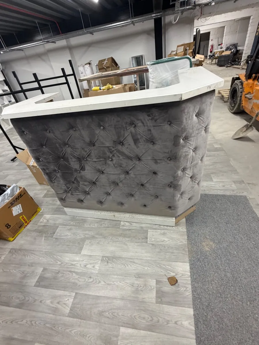 Reception Desk - Image 4