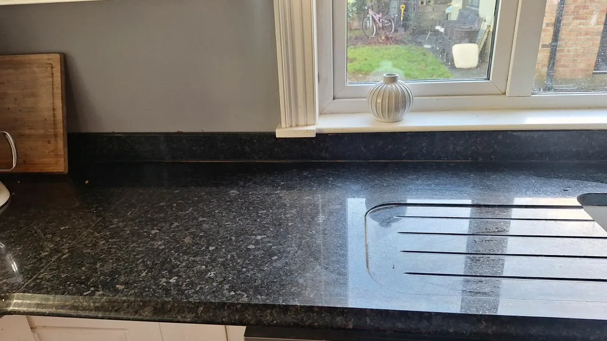 Black granite - Image 3