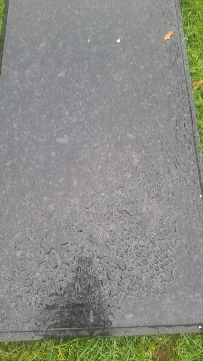 Black granite - Image 4