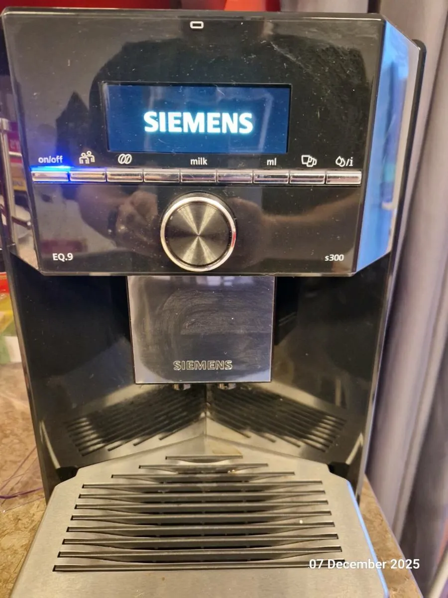 siemens coffee machine EQ 7 s300 bean to cup - Image 2