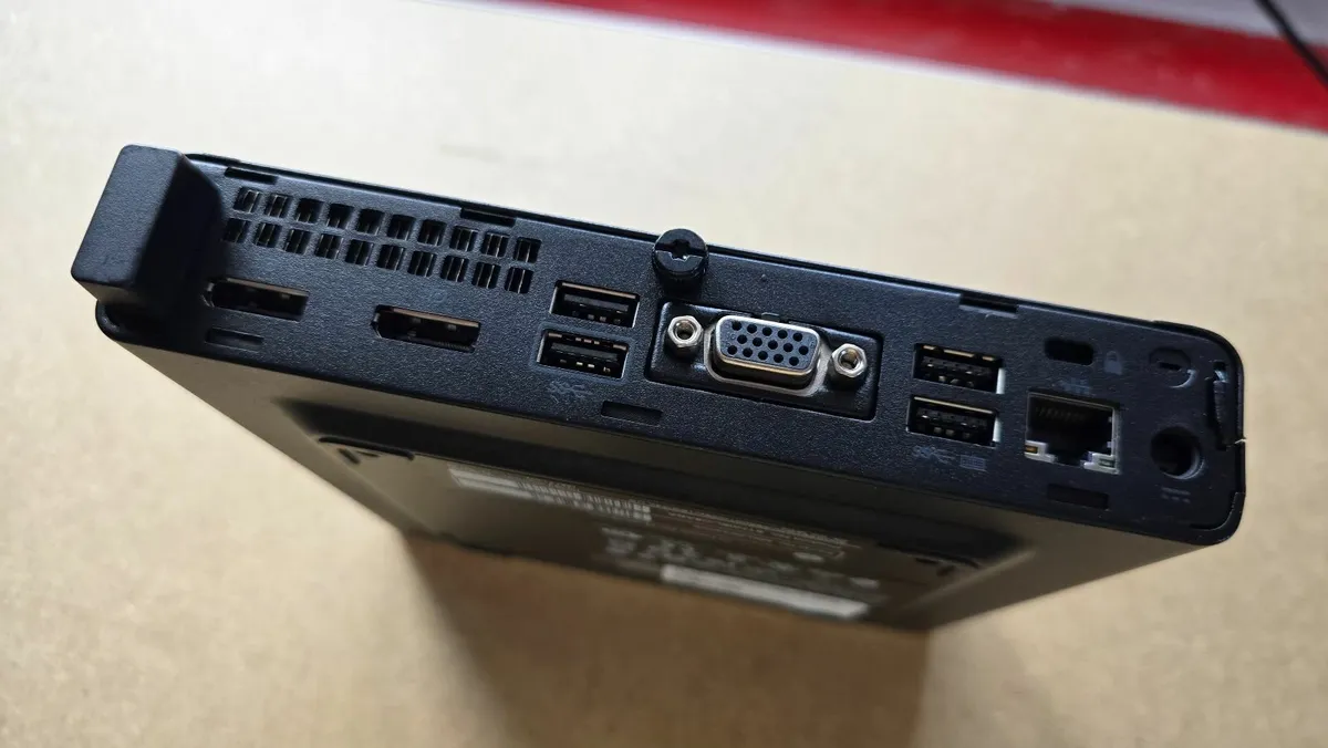 HP Microslim-i5-8GB RAM-250 SSD-W10 PRO - Image 2