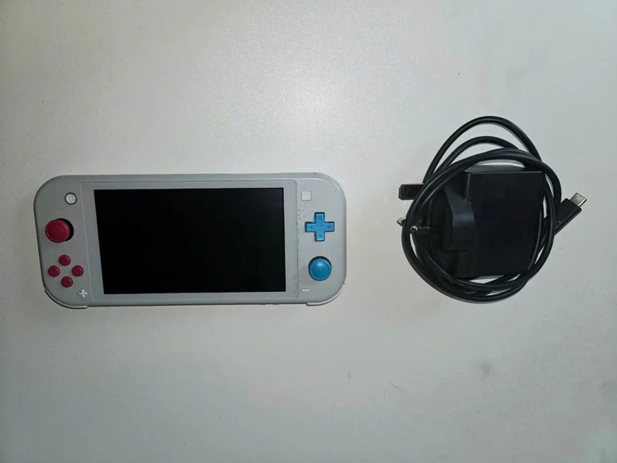 Nintendo Switch Lite Pokemon edition - Image 1