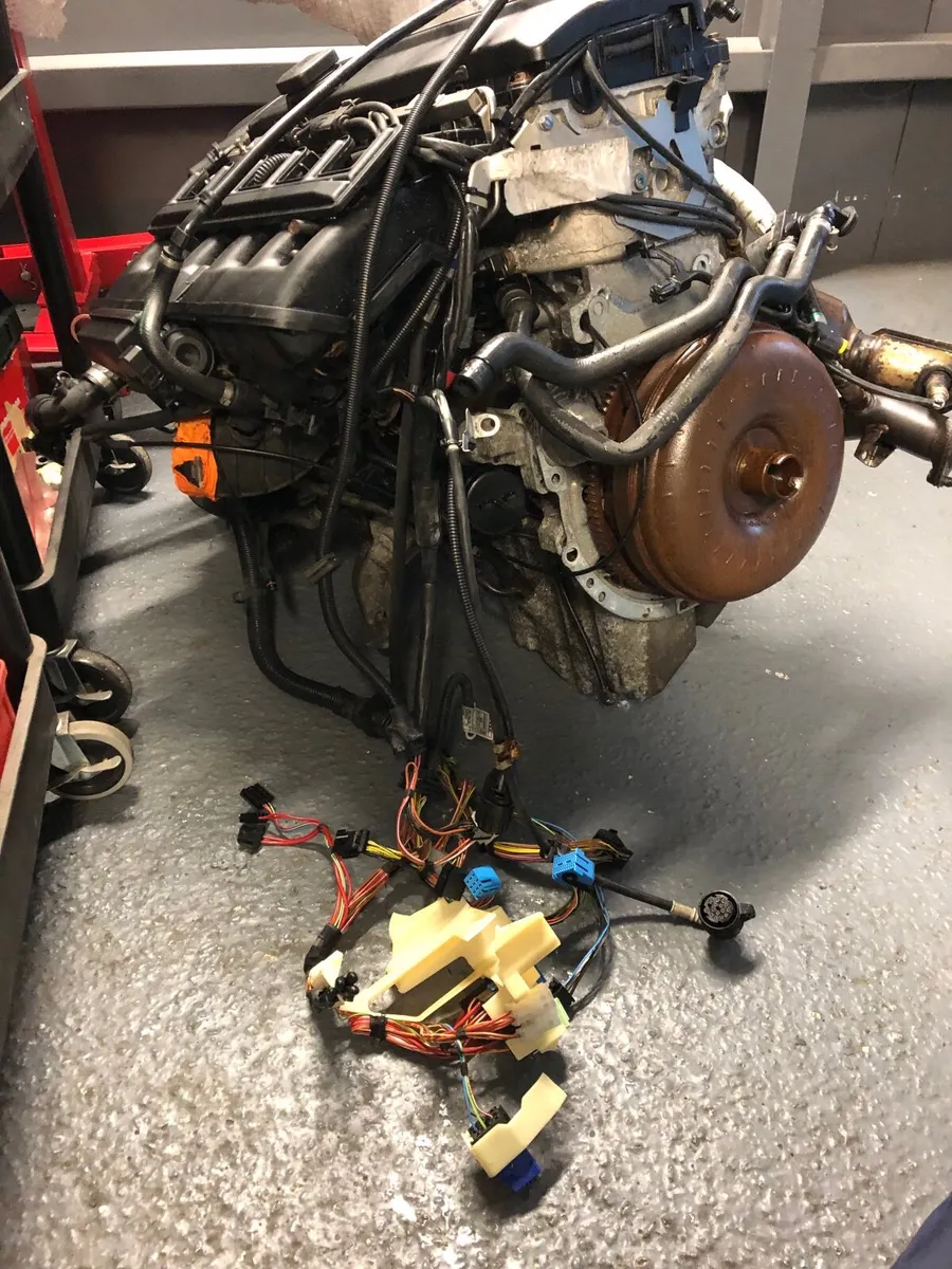 BMW E46 330i  M54B30 engine and rear subframe - Image 3
