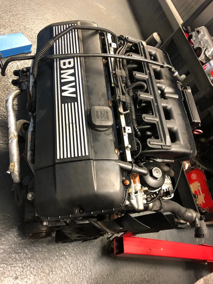 BMW E46 330i  M54B30 engine and rear subframe - Image 1