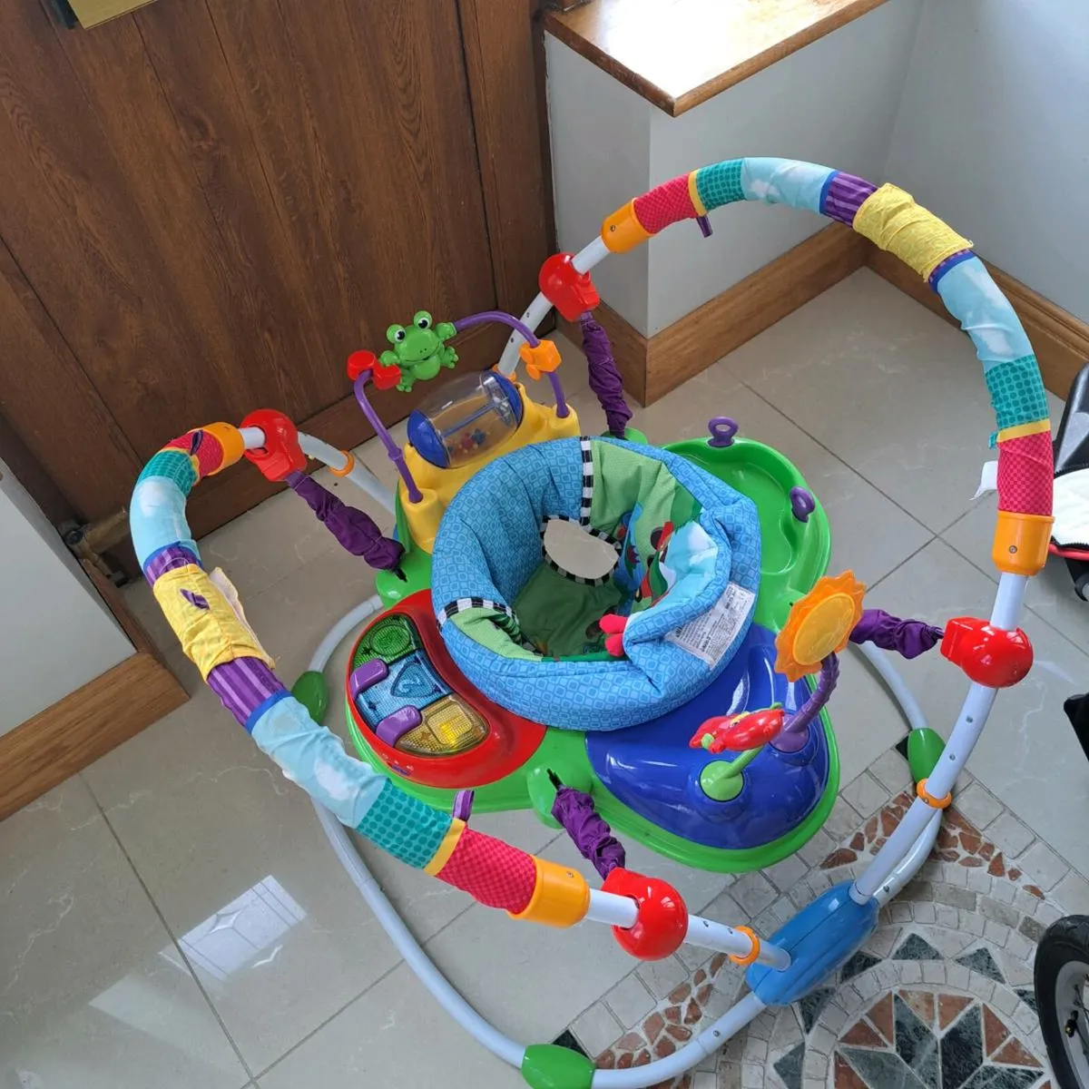Jumperoo and baby walker - Image 1