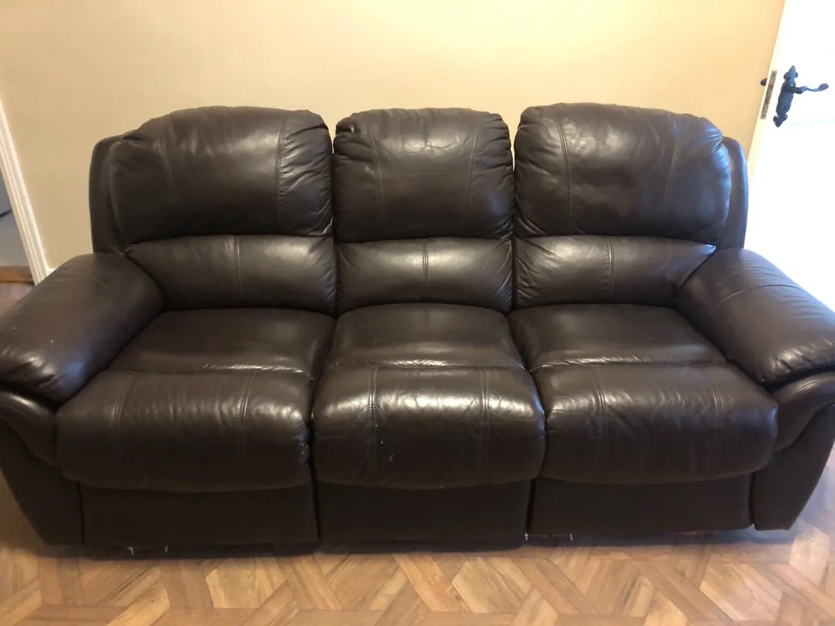 Leather suite - Image 1