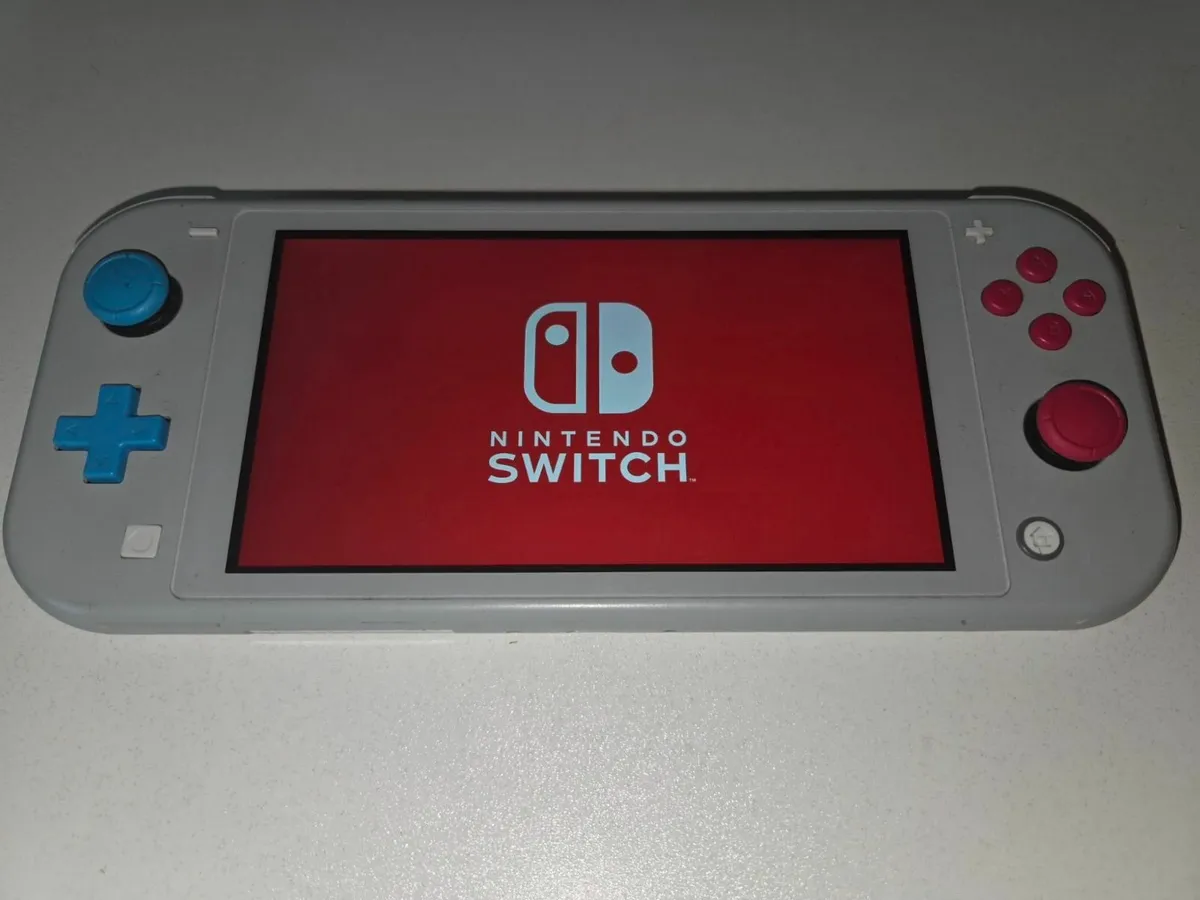 Nintendo Switch Lite Pokemon edition - Image 3