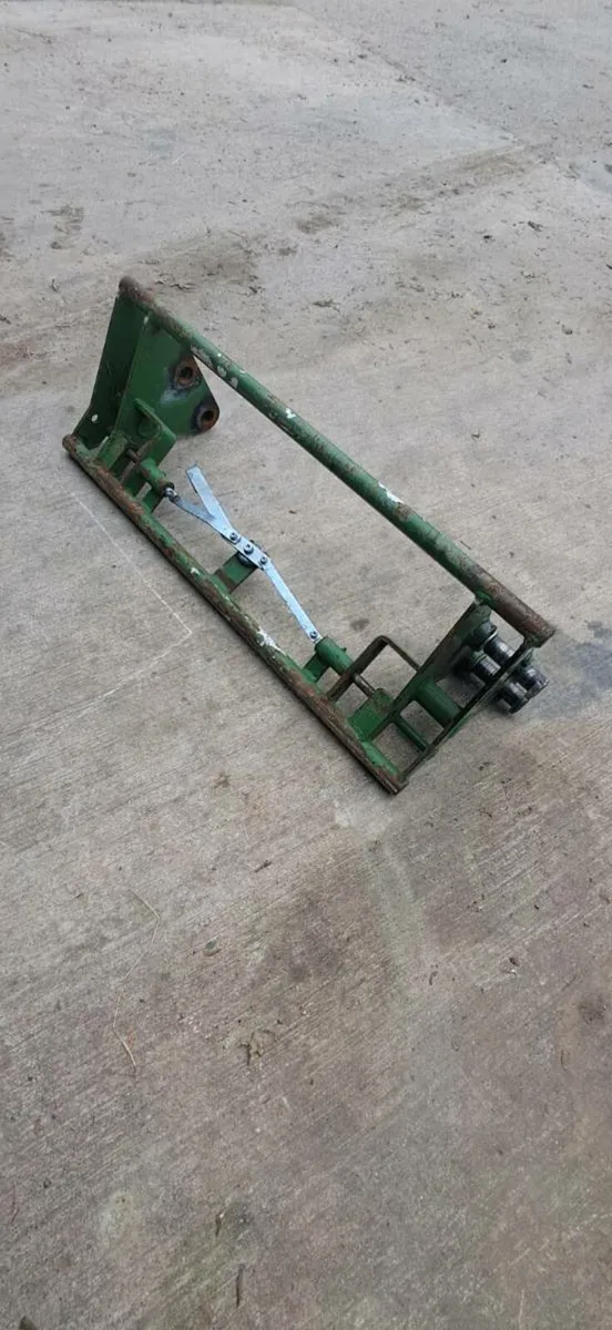 Euro bracket quick hitch - Image 4