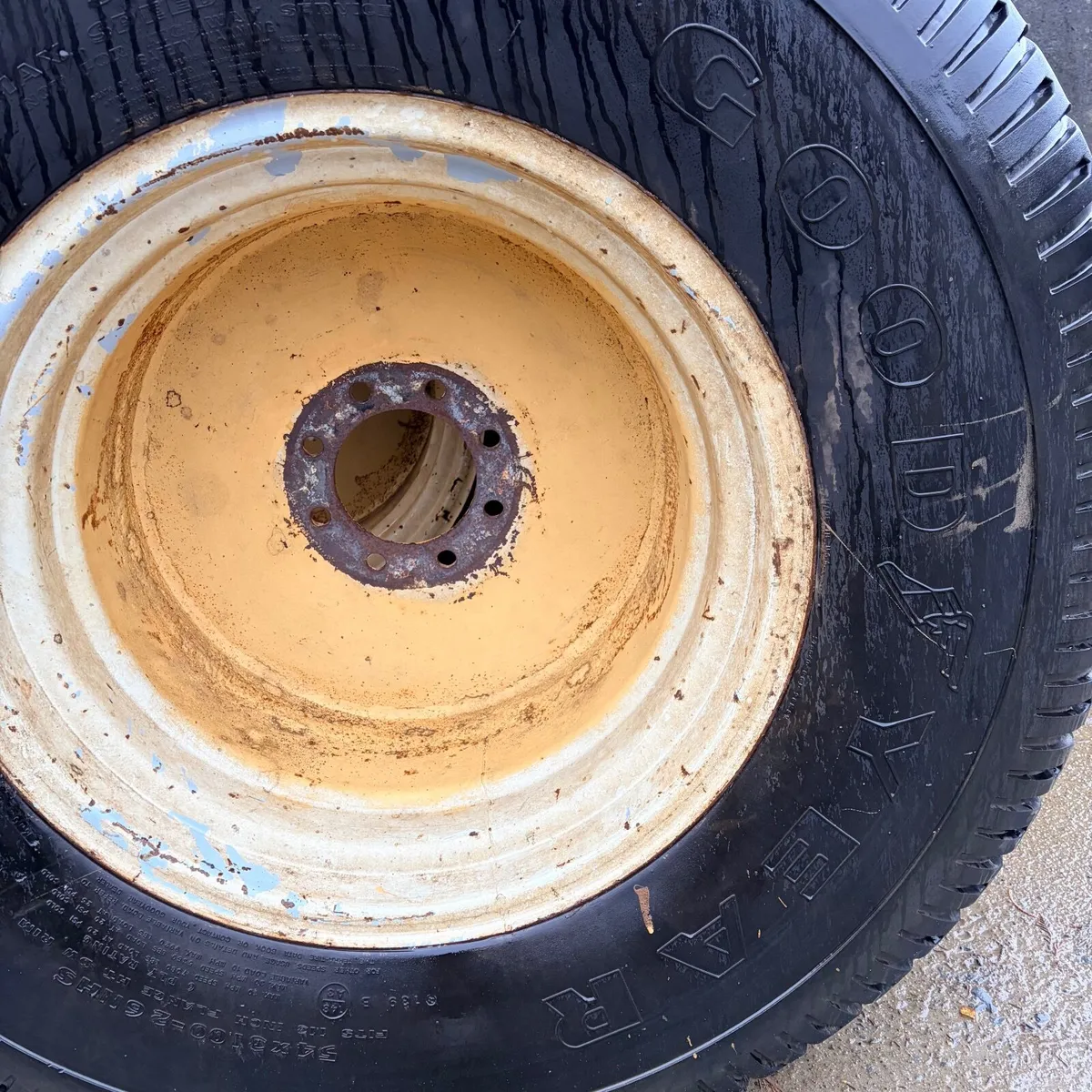 Goodyear Floatation Wheels 54 x 31 - 26 - Image 4