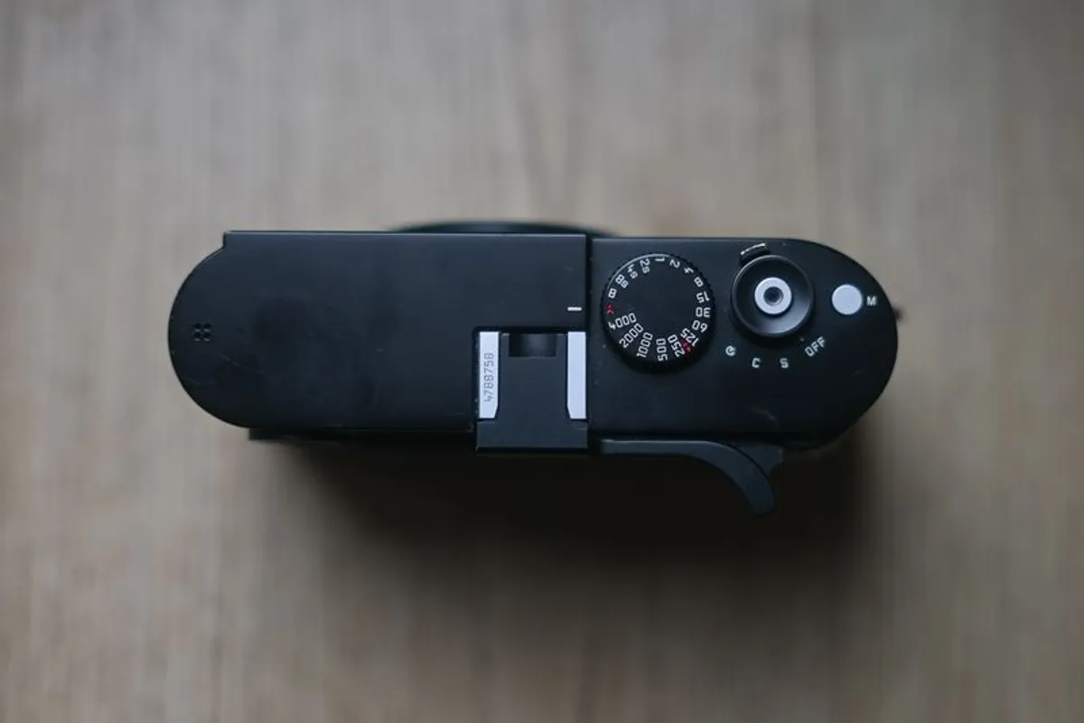 Leica M240 - boxed with accessories - Image 4