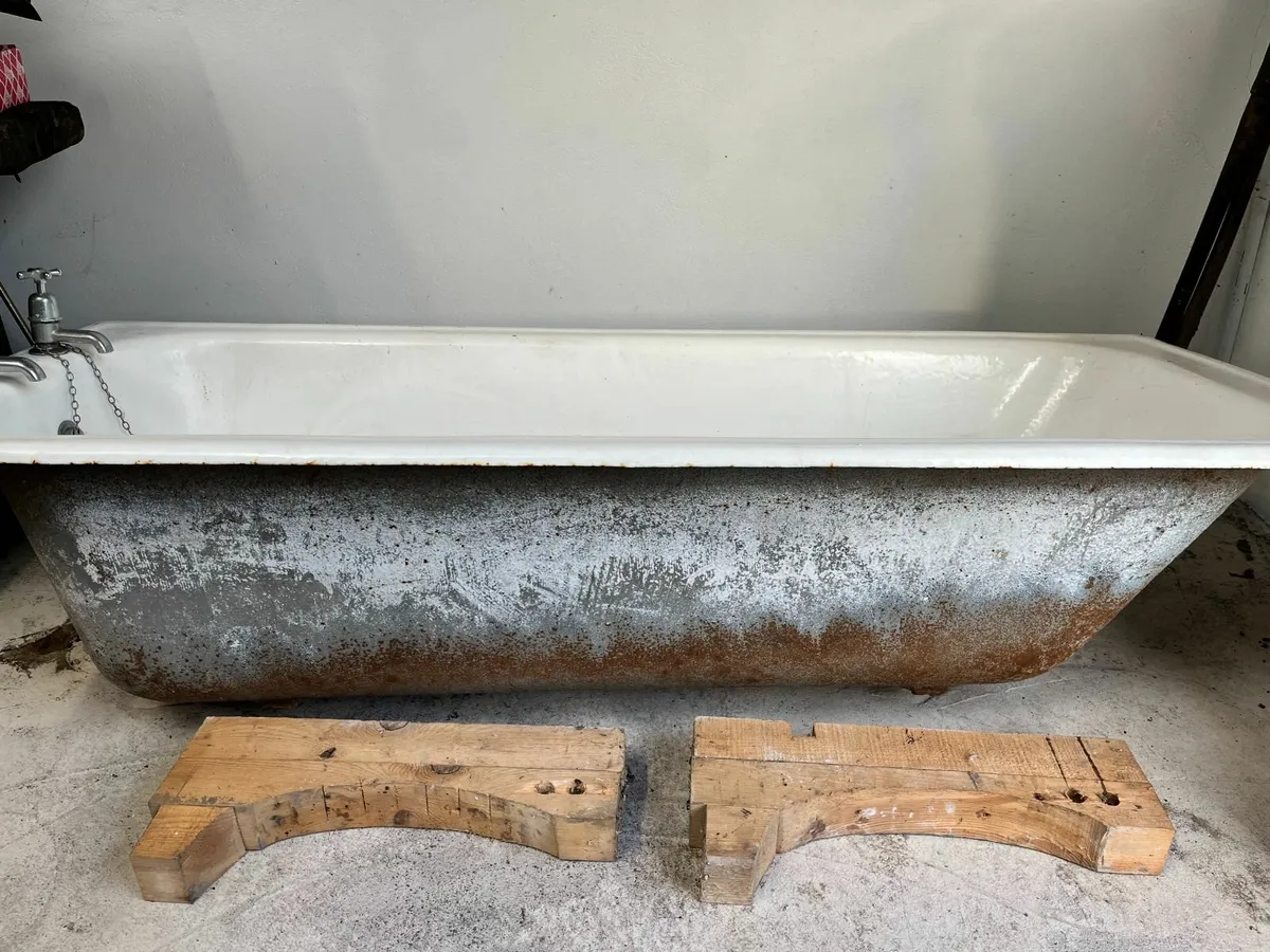 Cast Iron Bath - Image 3