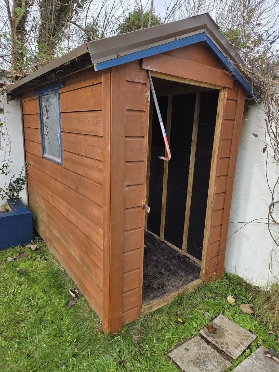Garden shed €400. Garden gates €500. - Image 1