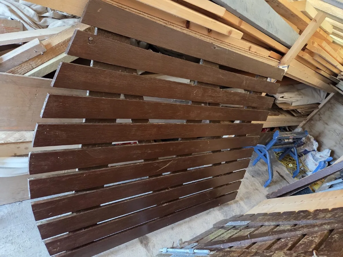 Garden shed €400. Garden gates €500. - Image 3