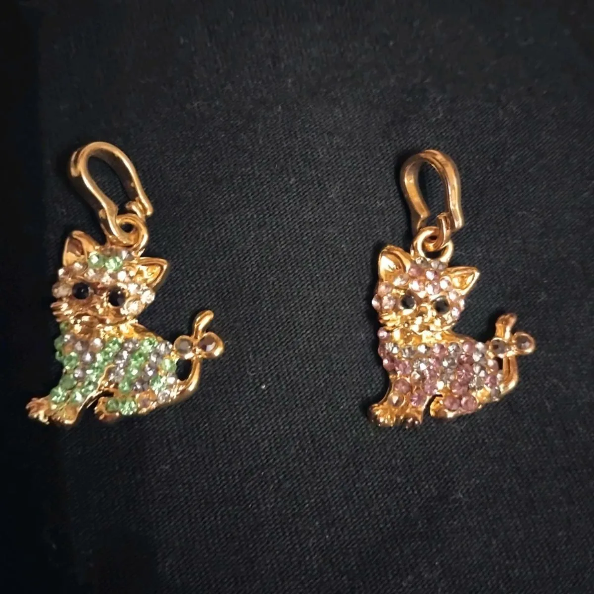 Pendants - Image 1