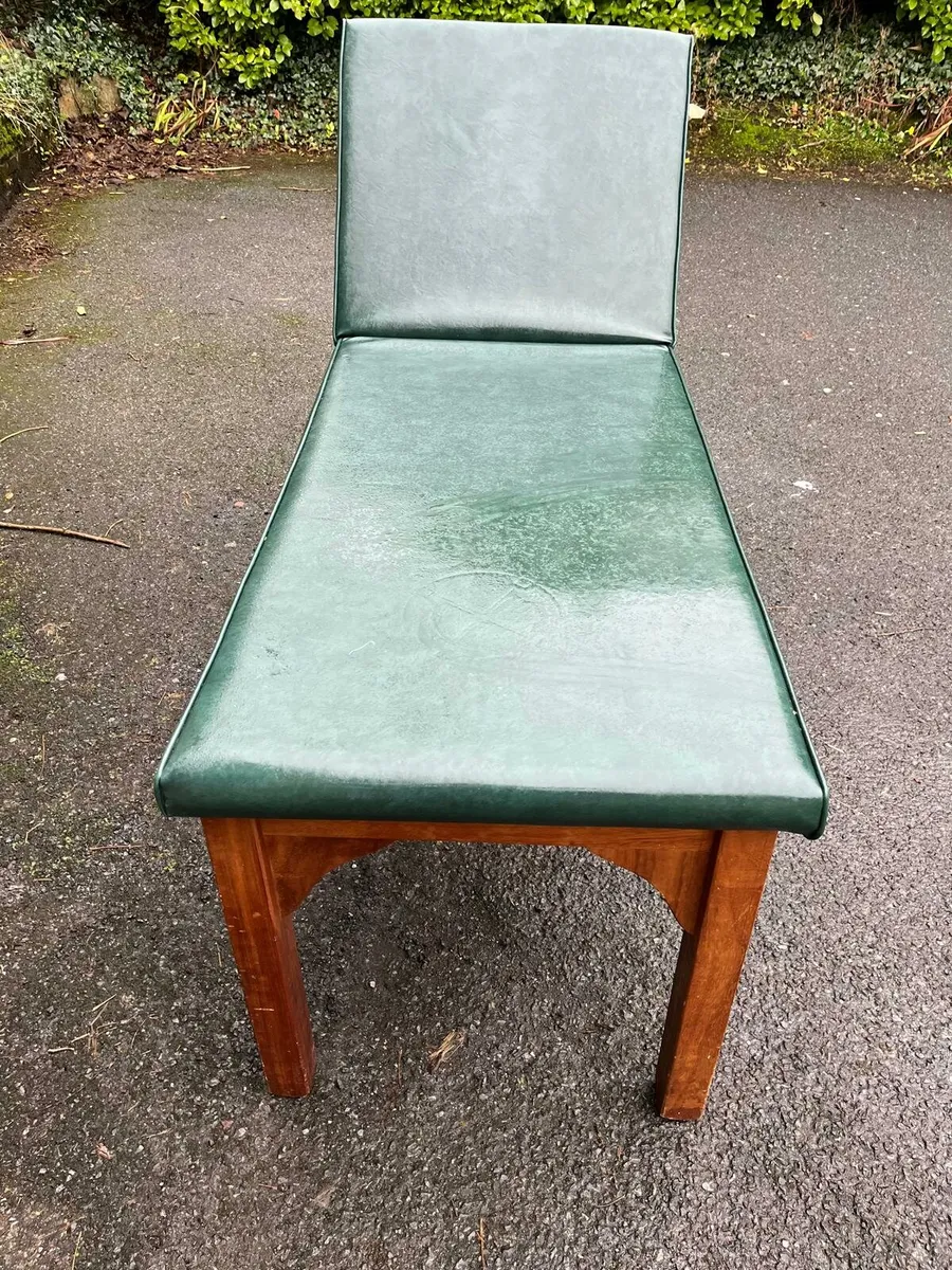 Treatment couch - Image 2