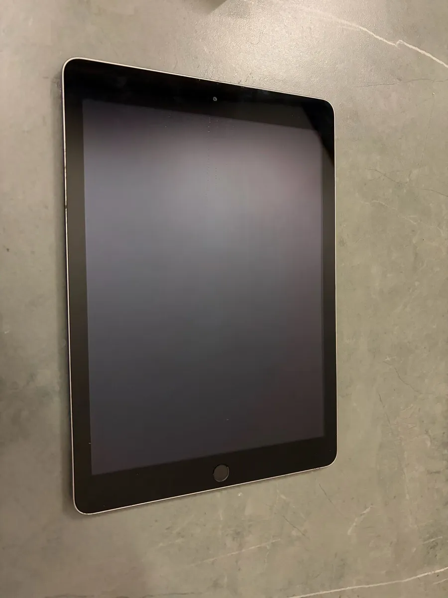 Apple IPad - 5th generation 32gb storage - Image 1