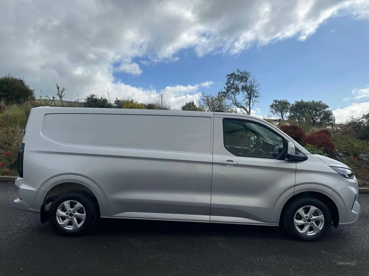 Ford Transit Custom 300 L2 DIESEL FWD - Image 3