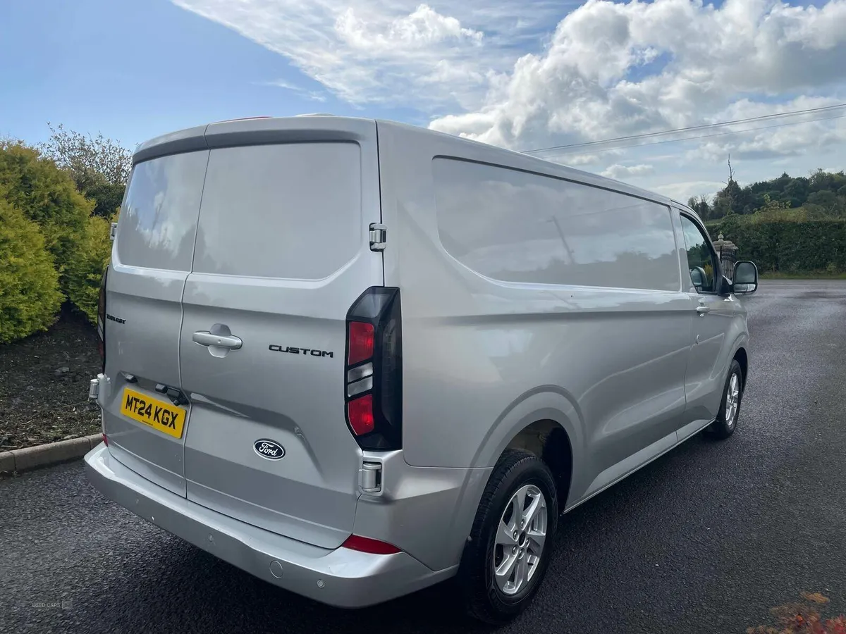 Ford Transit Custom 300 L2 DIESEL FWD - Image 2