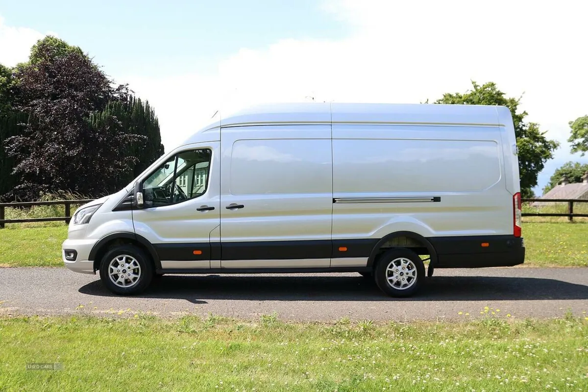 Ford Transit 350 EcoBlue MHEV Limited - Image 4