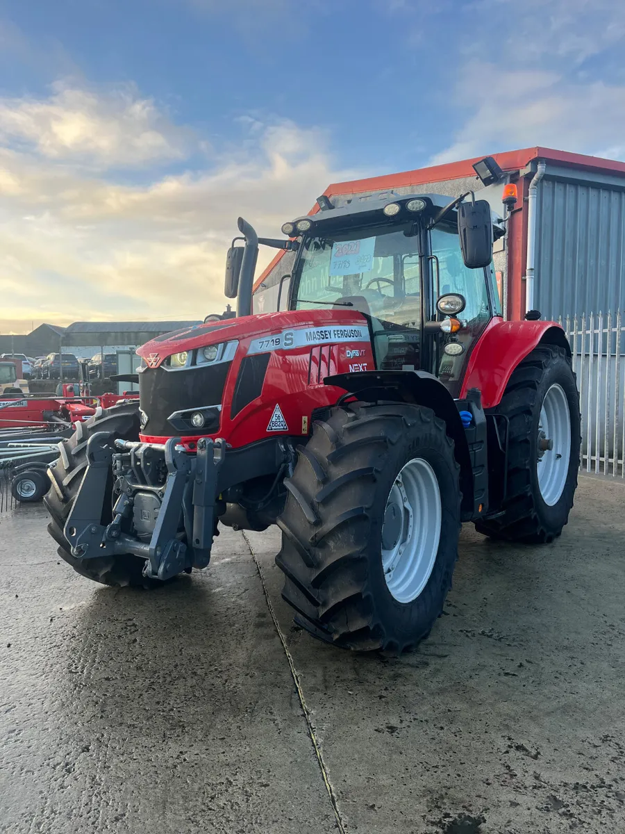 Massey Ferguson 7719S - Image 2