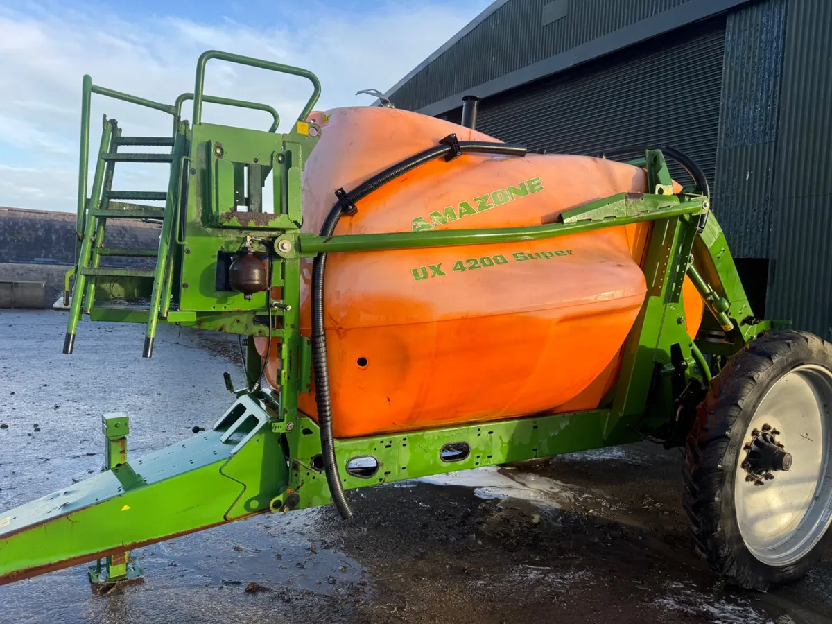 Amazone UX 4200 breaking parts - Image 1