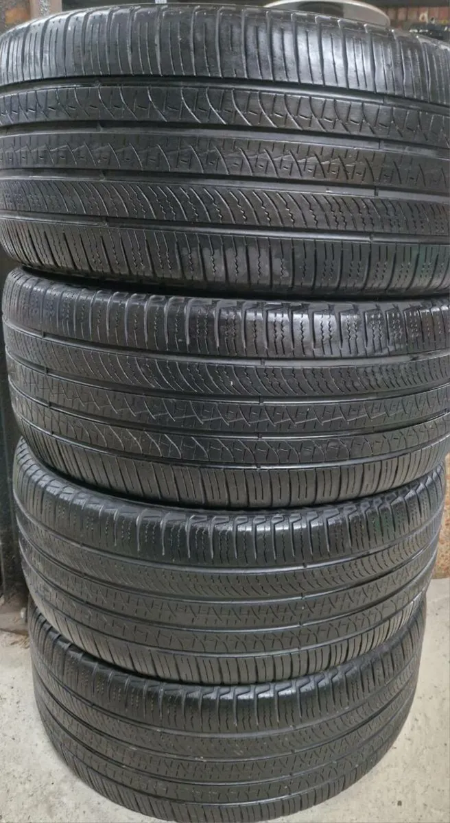 23" Pirelli Scorpion Zero All Season Tyres - Image 1