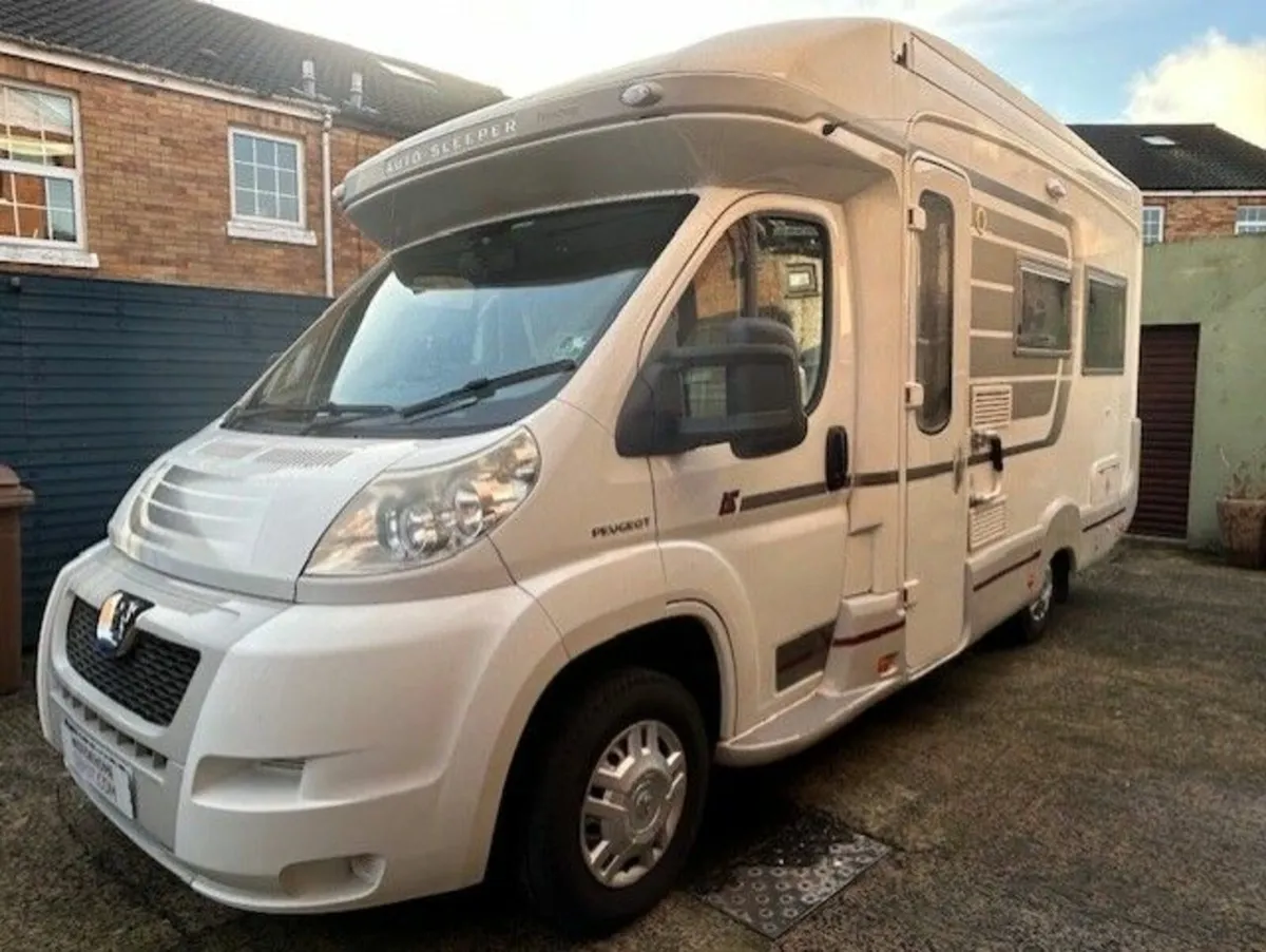 2010 AUTOSLEEPERS BROADWAY EL 2 BERTH MOTORHOME - Image 1