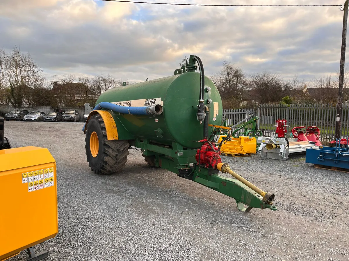 Major LGP 2050 Gallon Single Axle Vacuum Tank!! - Image 1