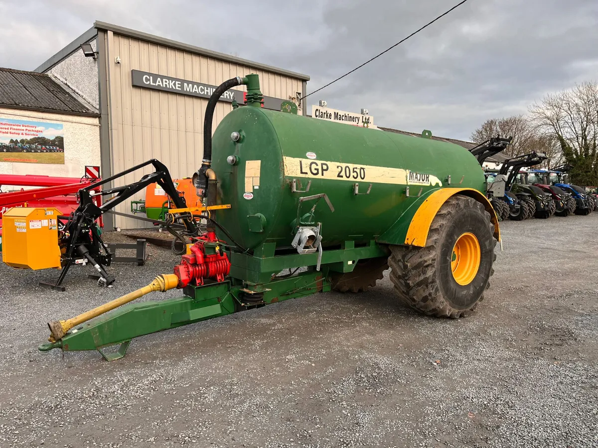 Major LGP 2050 Gallon Single Axle Vacuum Tank!! - Image 4