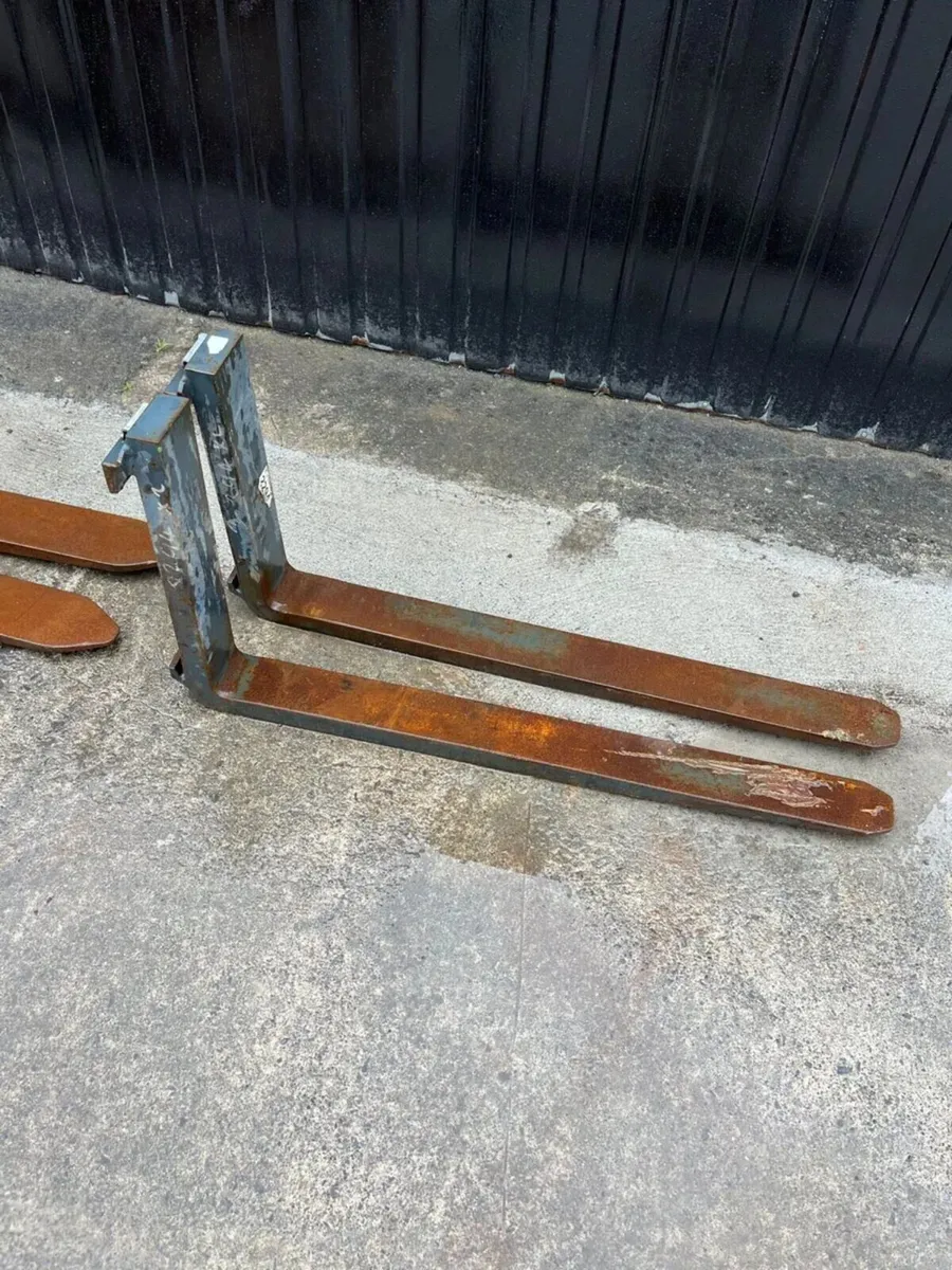 Large Section of Pallet Forks - Image 4