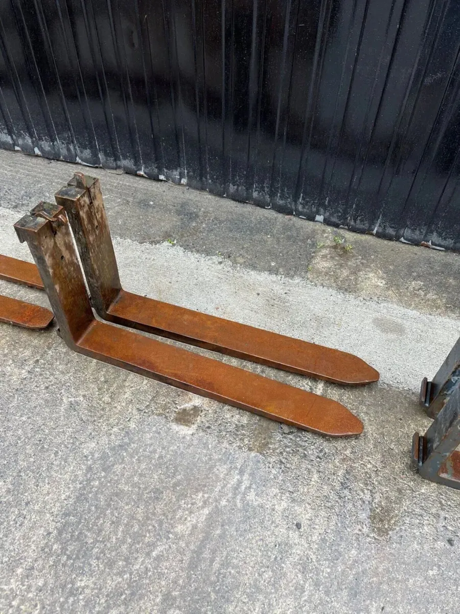 Large Section of Pallet Forks - Image 2