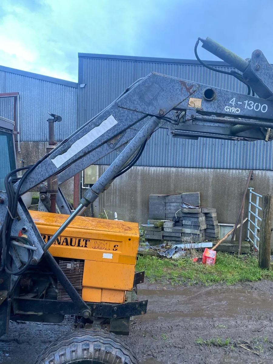 Renault tractor - Image 4