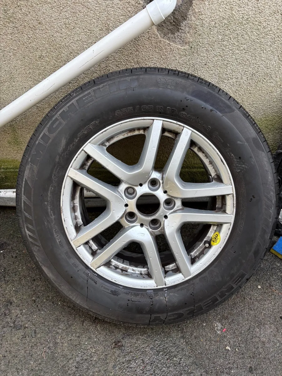 Spare tyre  Size 235/65 R17  Tyre 90 % good  Who i - Image 3