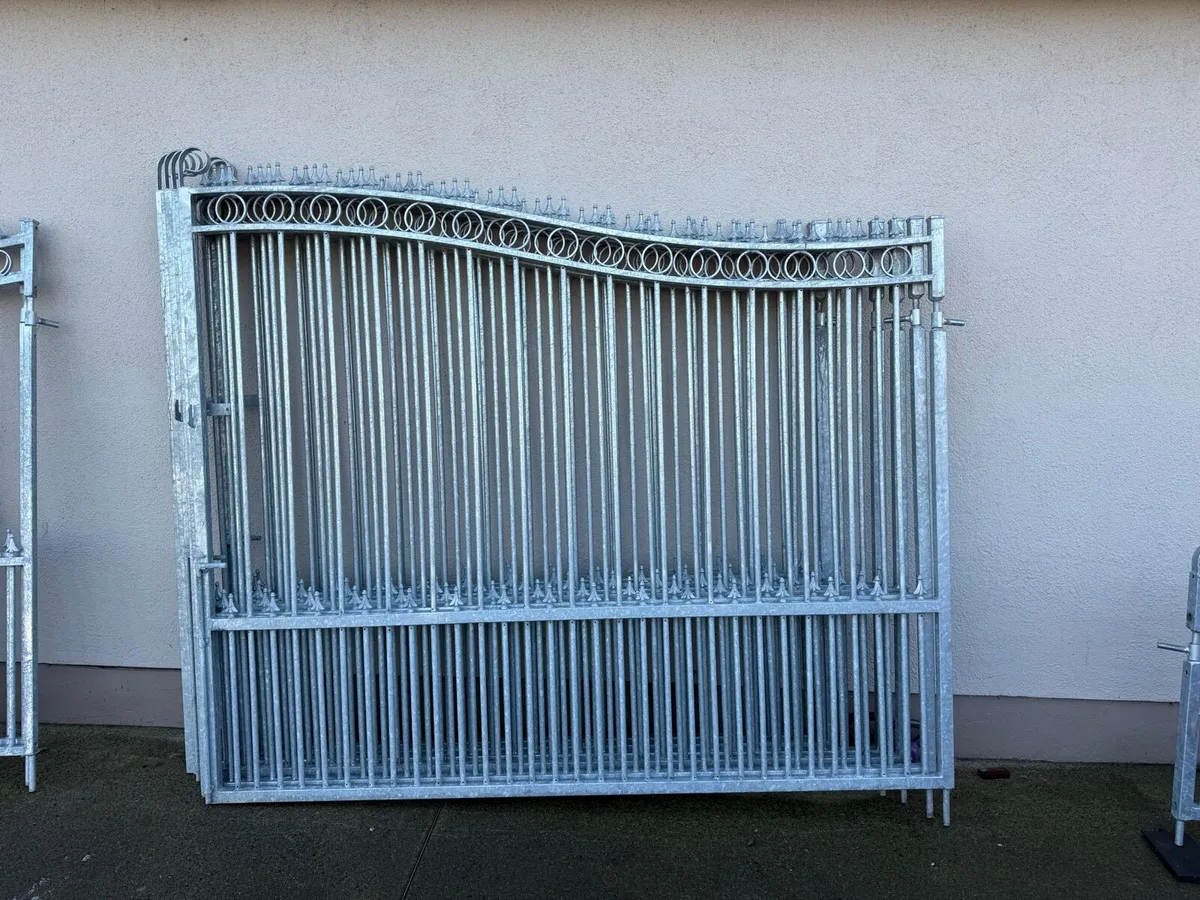 7ft tall ! Galvanised lifetime gates - Image 2