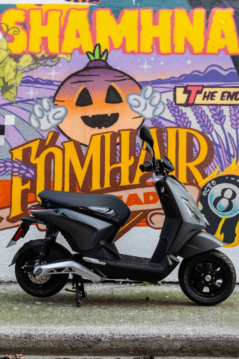 Piaggio 1 Electric Scooter - Image 2