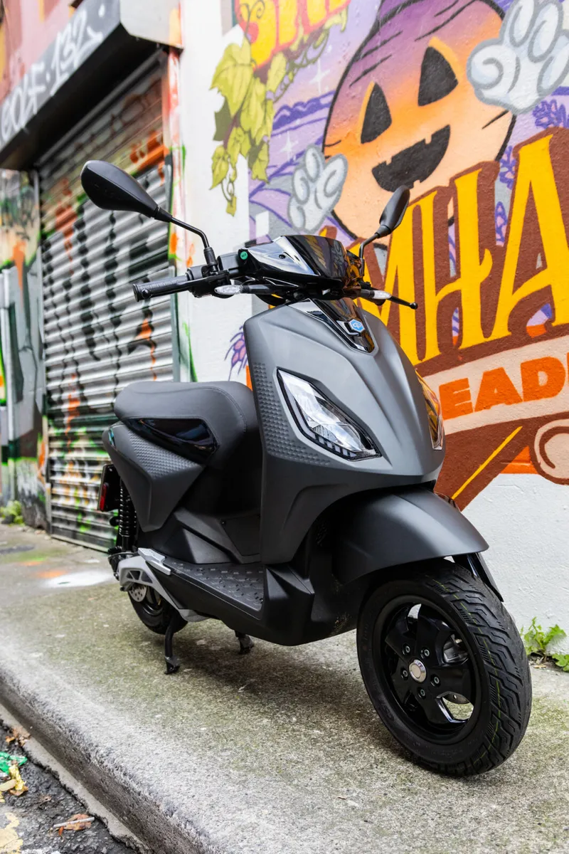 Piaggio 1 Electric Scooter 2025 - Image 3