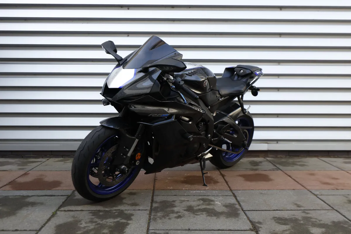 YAMAHA YZF600 R6 - Image 2