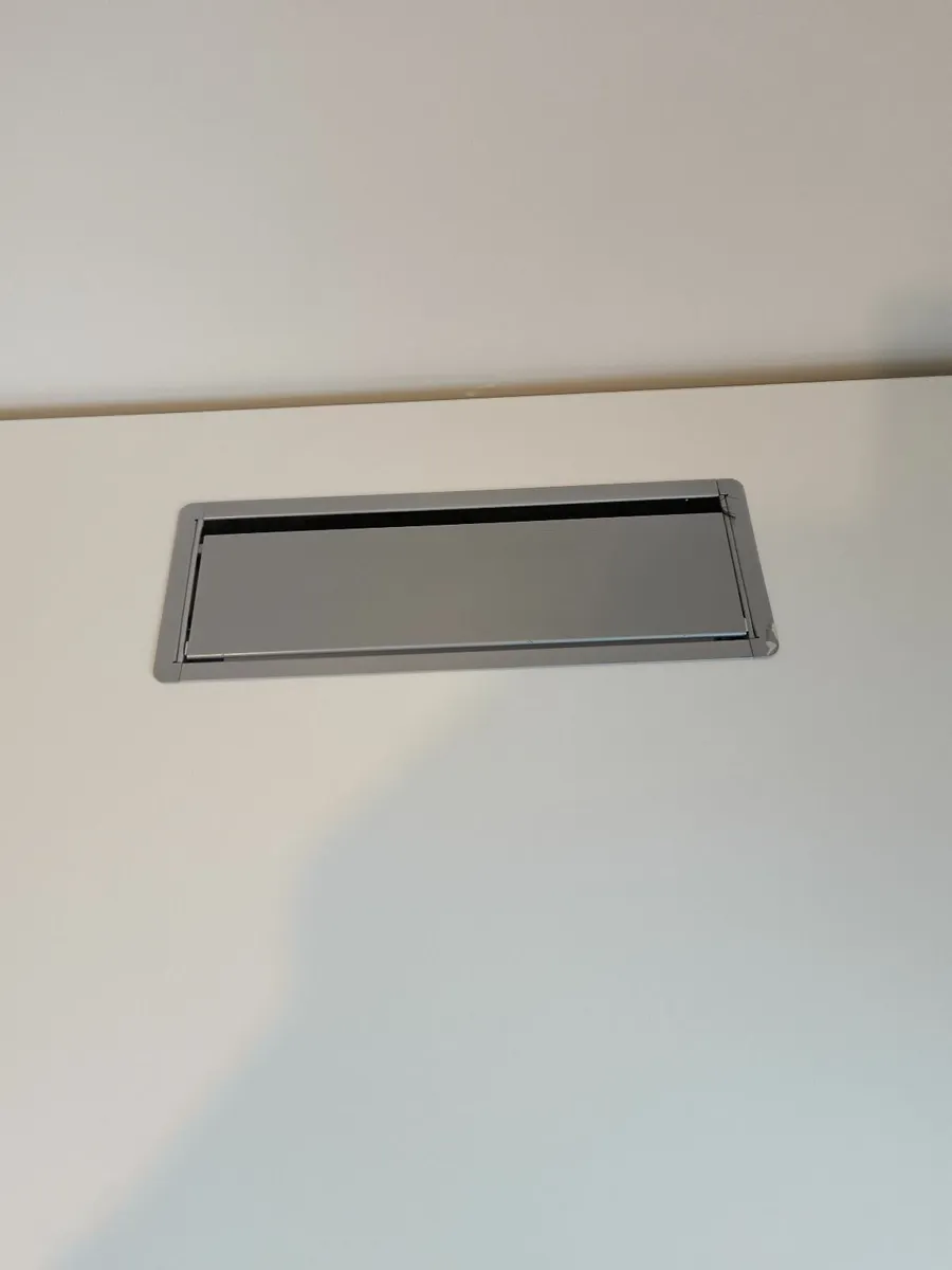 Large White Office Desk - L180cm x W75cm x H74cm - Image 4