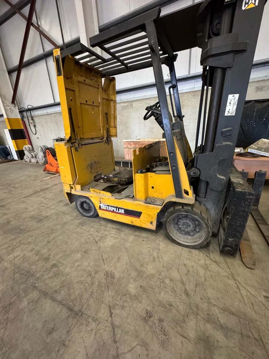 Caterpillar Forklift - Image 1