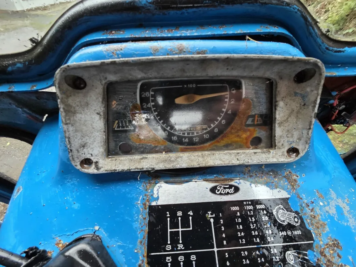 Ford 2000 - Image 3