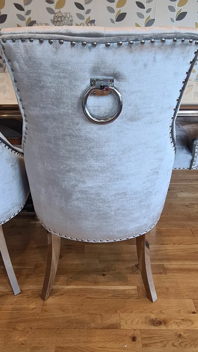 Dining Table and chairs - Image 2