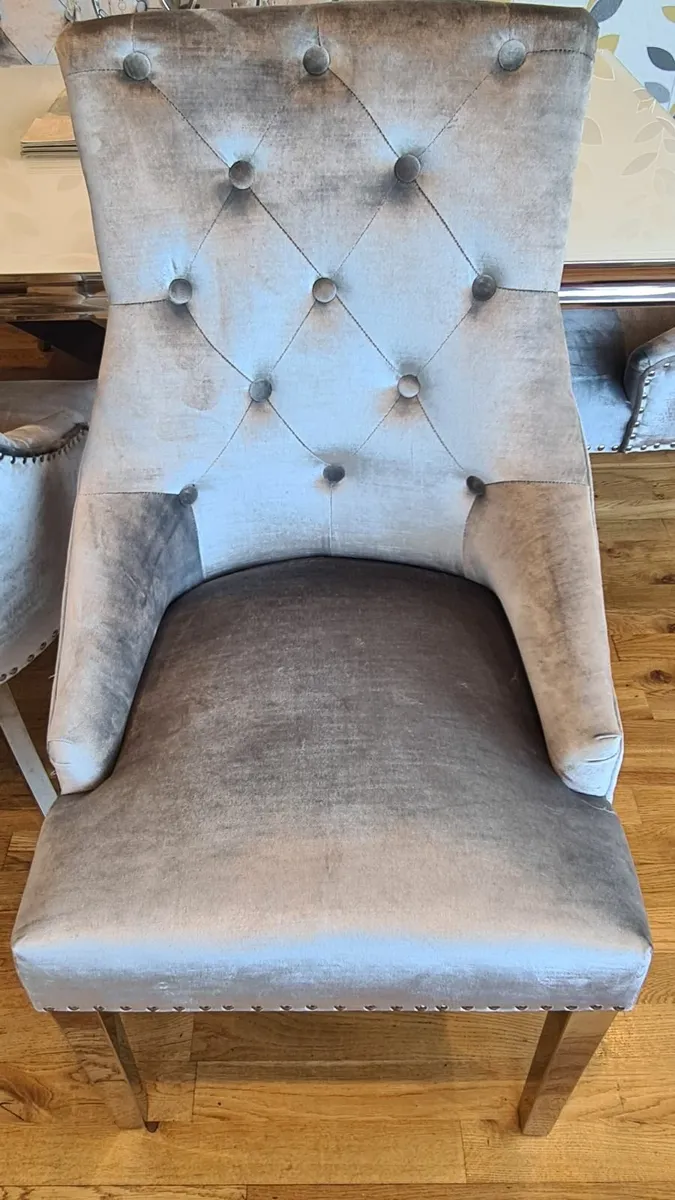 Dining Table and chairs - Image 4