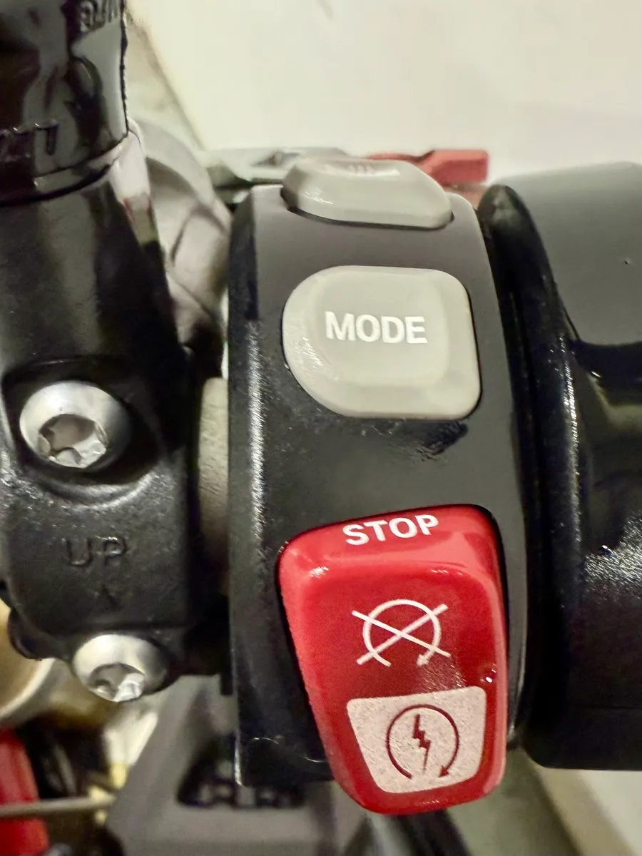 BMW S1000 R SPORT ** SALE €500 OFF STRAIGHT SALE O - Image 4