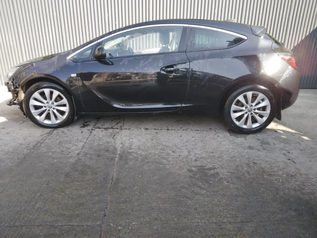 2016 Opel Astra For Breaking/Dismantling - Image 2