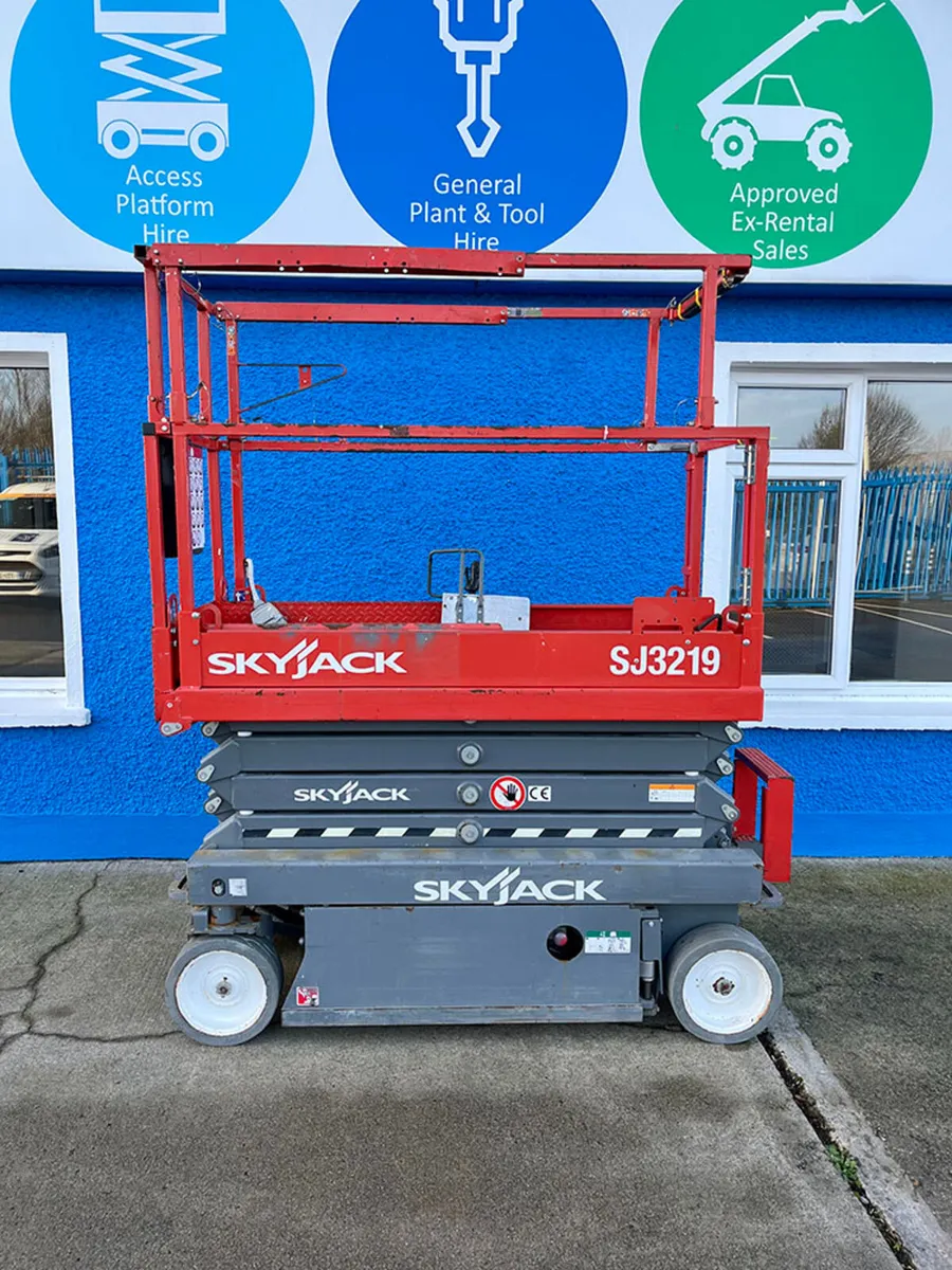 Skyjack SJ3219 Electric Scissor Lift - Image 3